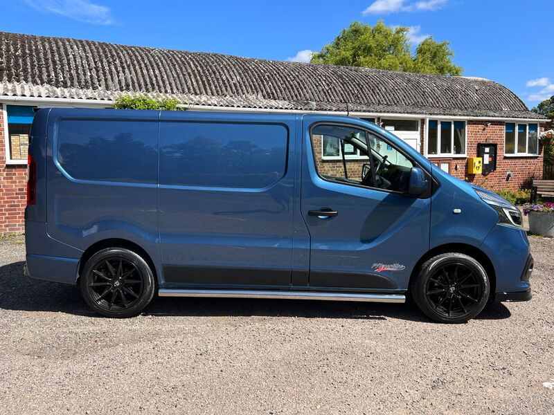 RENAULT TRAFIC