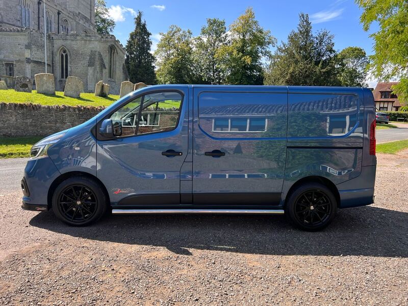 RENAULT TRAFIC