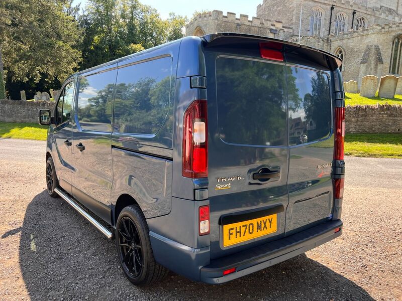 RENAULT TRAFIC