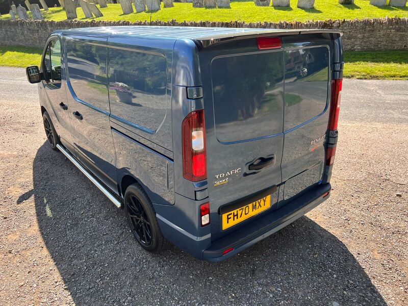 RENAULT TRAFIC