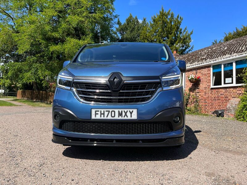 RENAULT TRAFIC