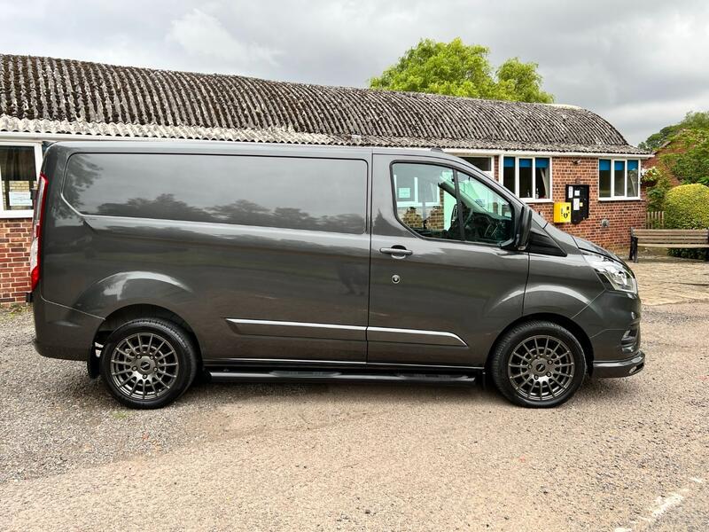 View FORD TRANSIT CUSTOM 2.0 280 EcoBlue Limited PVSsportline Edition